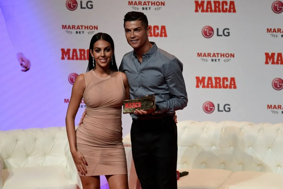 كريستيانو رونالدو Cristiano Ronaldo and Georgina Rodriguez في مدريد عام 2019 (مصدر الصورة: AFP / JAVIER SORIANO)