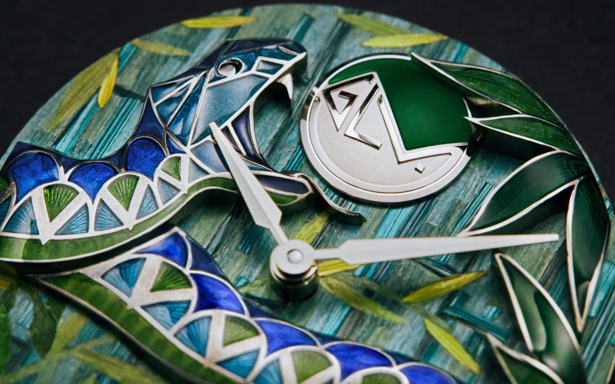 ساعة Escale Cabinet of Wonders Snake’s Jungle  من لويس فويتون Louis Vuitton 
