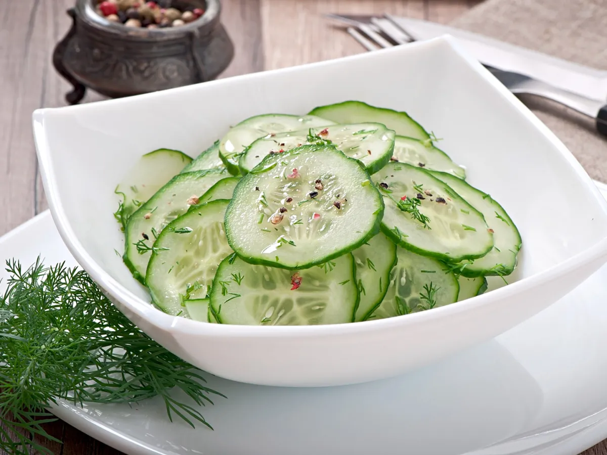 رجيم الخيار يُساهم في خسارة الوزن بشكل غير صحي Image by timolina on Freepik