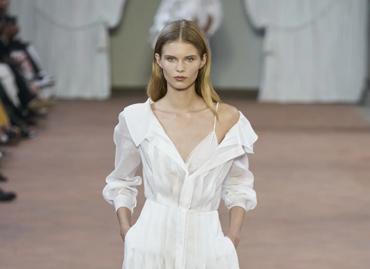 إطلالة من ألبيرتا فيريتي Alberta Ferretti- الصورة من Launchmetrics /Spotlight ©