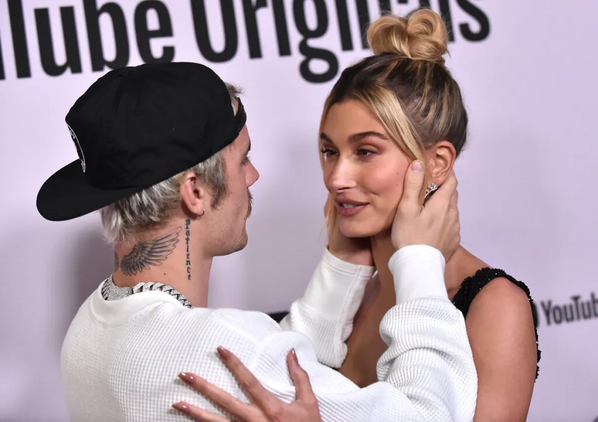 جاستن وهايلي بيبر Justin Bieber and Hailey Bieber في عرض