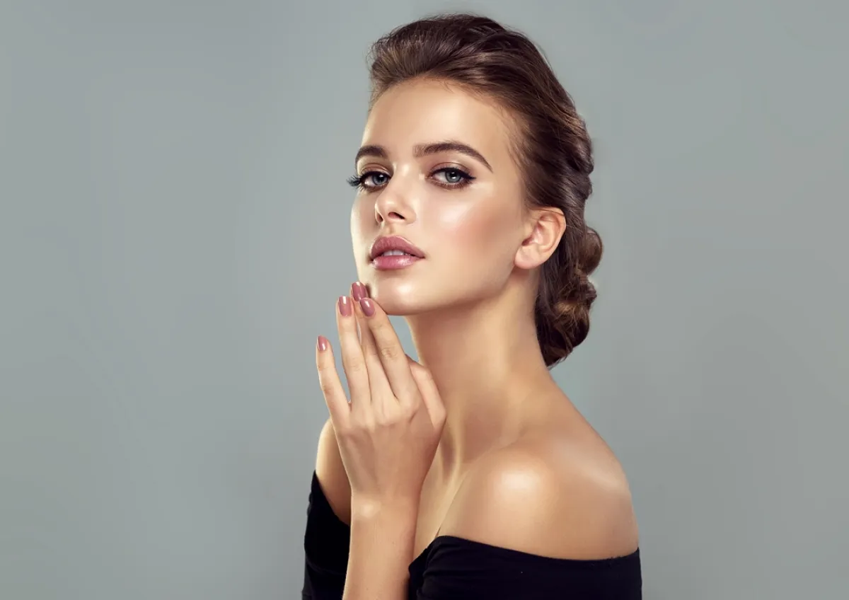 مكياج مميز لإطلالة متألقة  ومميزة