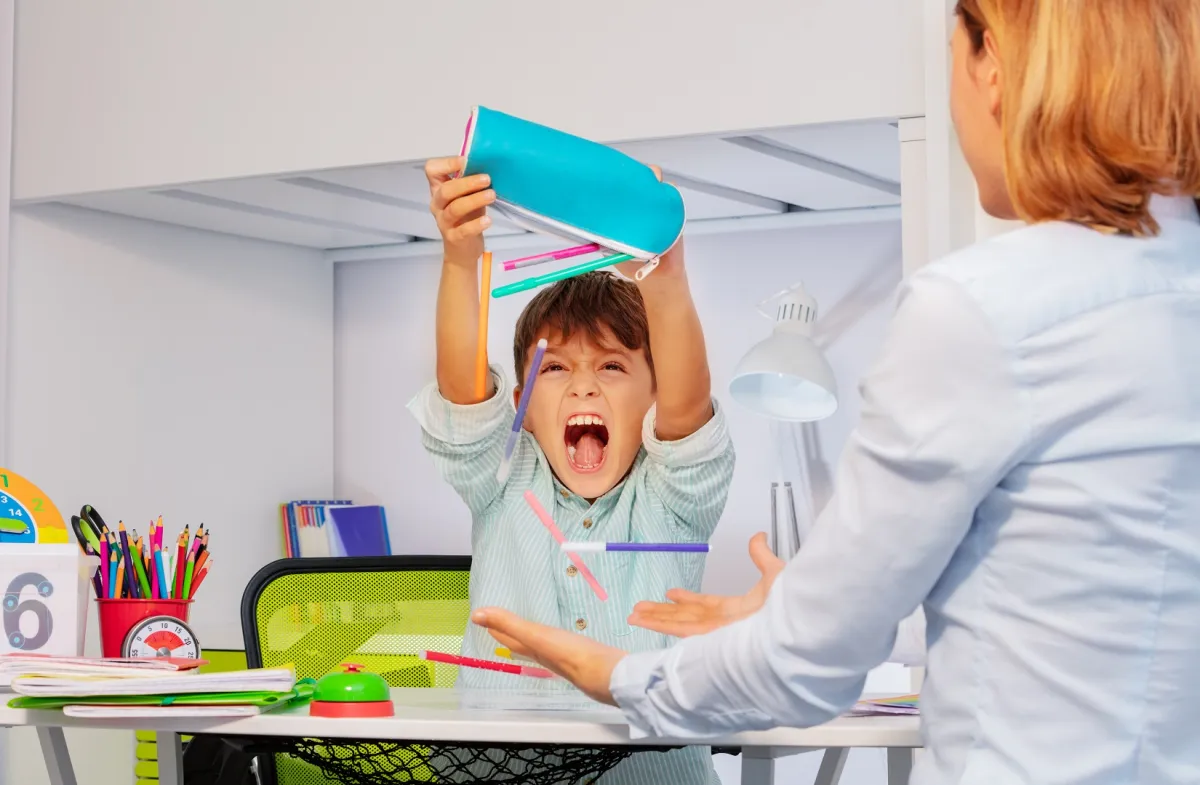 كيف يعبر الطفل عن غضبه