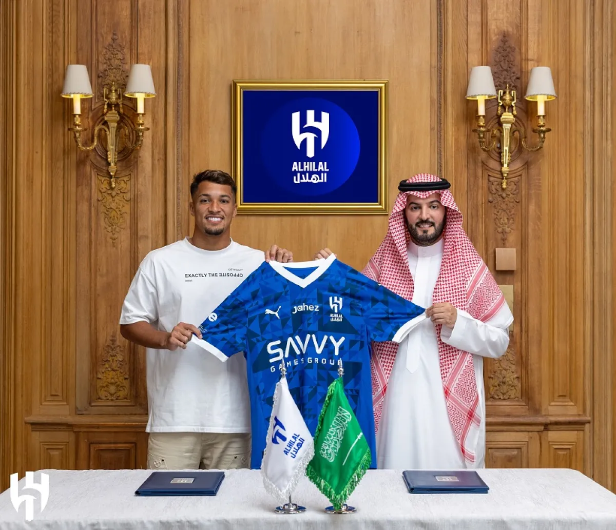 ماركوس ليوناردو رسميا في صفوف الهلال السعودي لمدة 5 مواسم - الصورة من حساب نادي الهلال على إكس