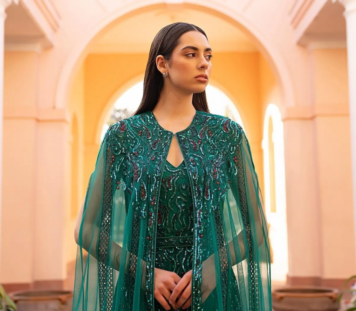 عباية من قاسم القاسم لدار شالكي- الصورة من حساب الدار على انستغرام.