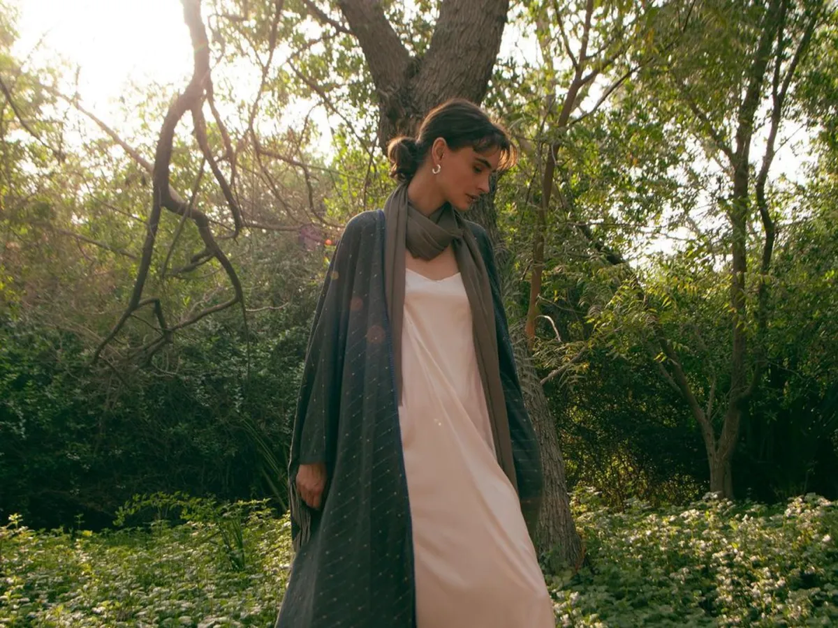 عباية من شادور Chador  للمصممة السعودية نورة الدامر - الصورة من حساب الماركة على إنستغرام