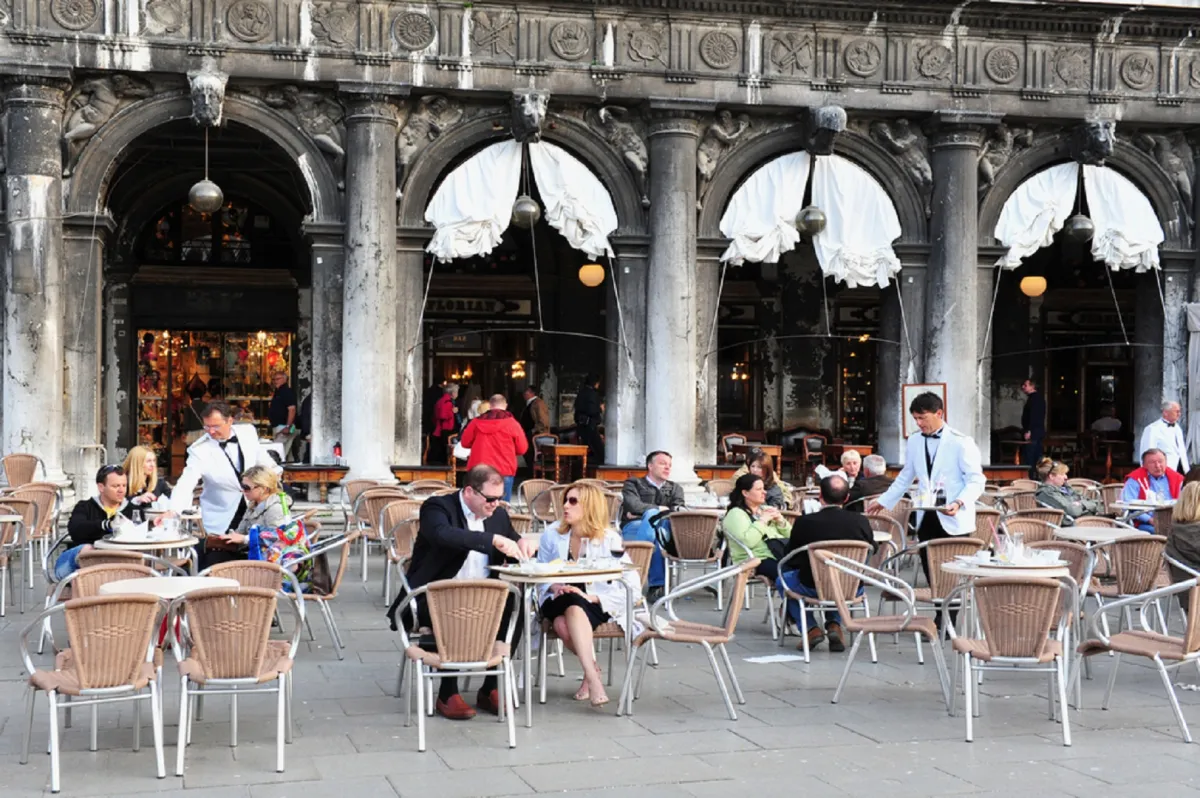 مطعم إيطالي في مدينة فينيسيا