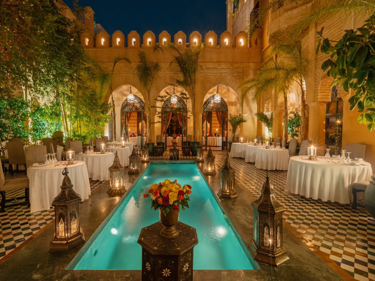 لقطة للجلسات في مطعم دار ياقوت 