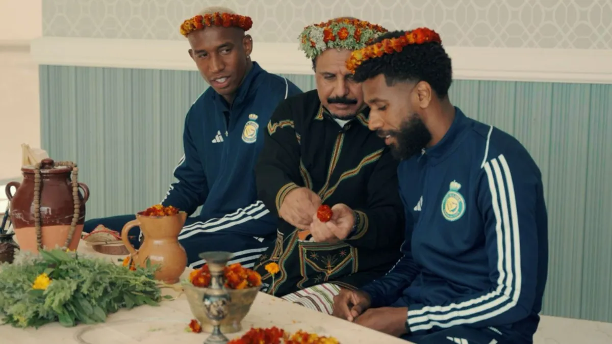 نجوم كرة القدم السعودية في منافسات حماسية تهدف إلى الترويج للثقافة والتراث السعودي