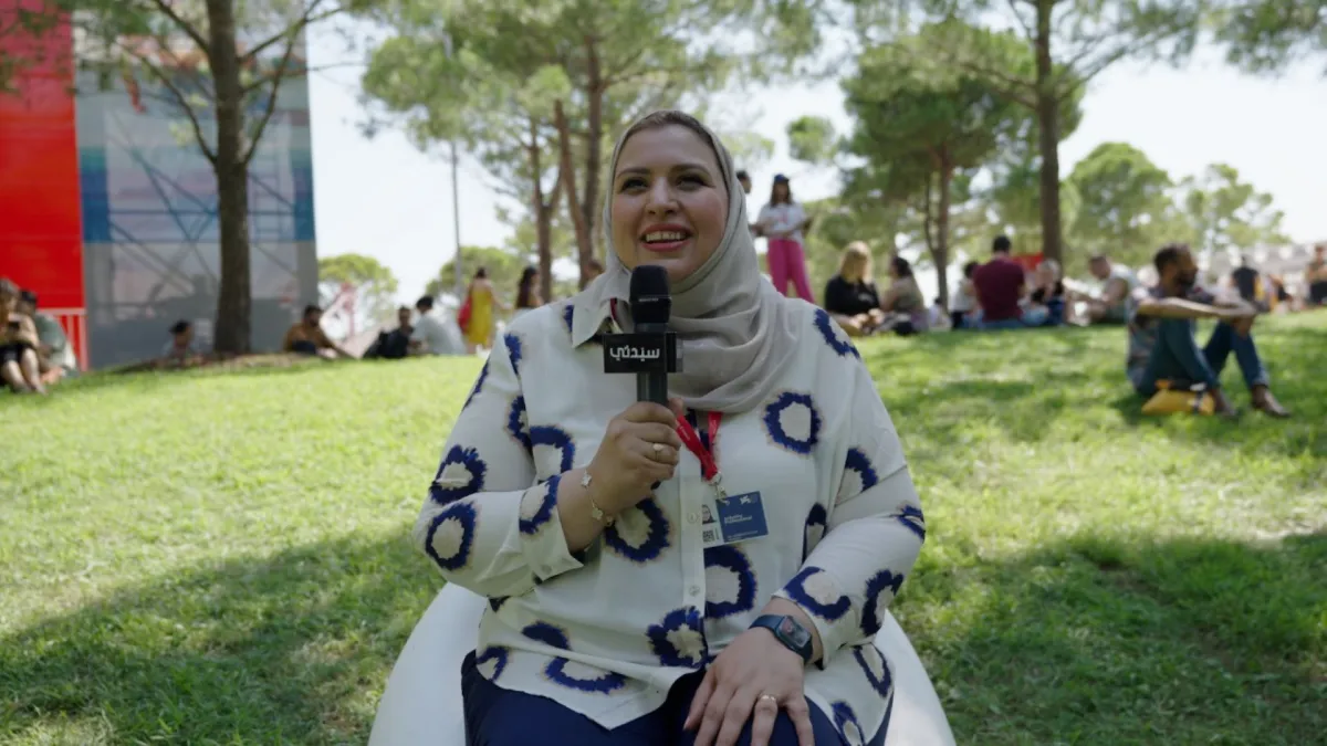 الناقدة السعودية مشاعل العبدالله - تصوير يوسف بوهوش خاص لسيدتي