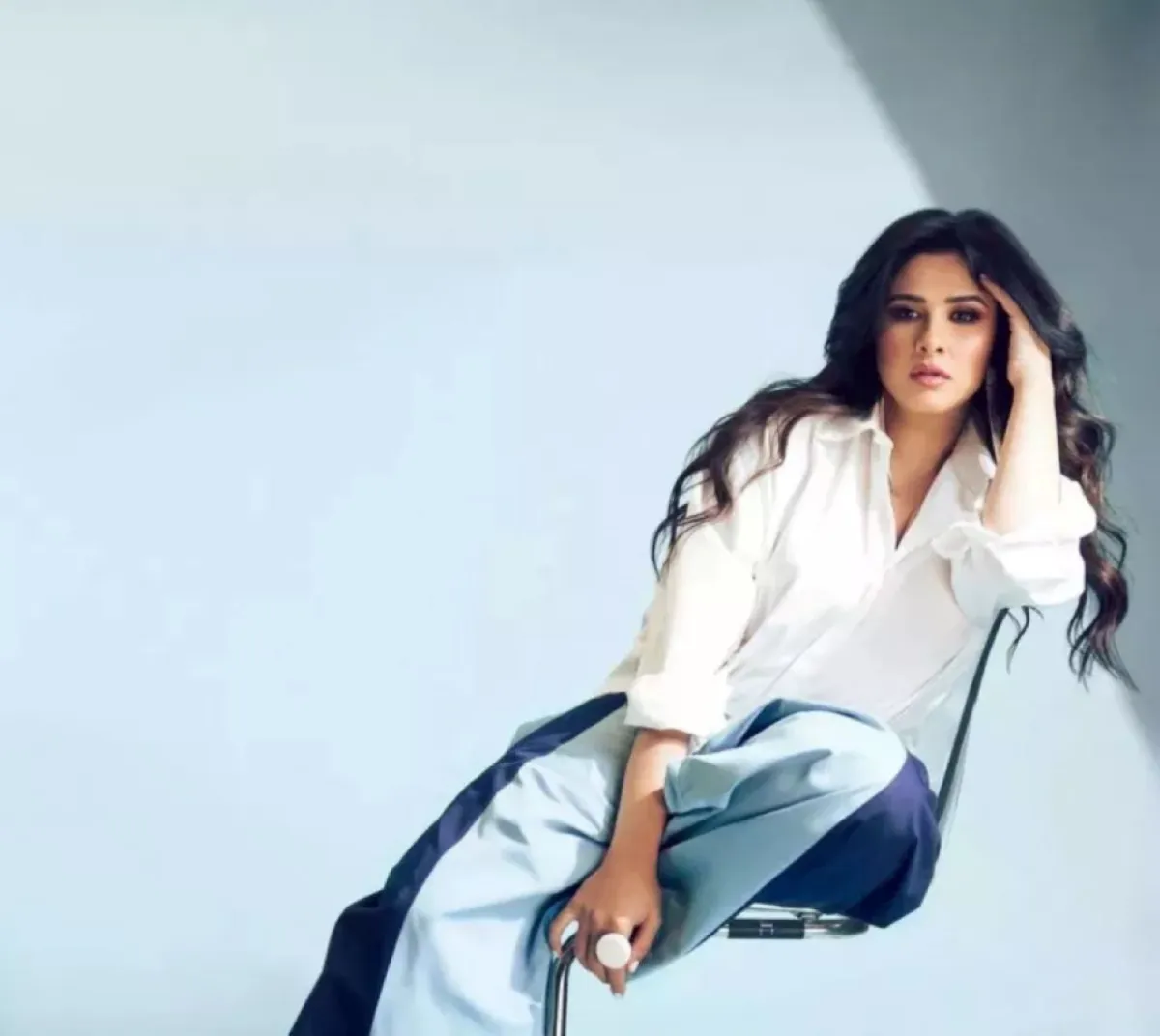 ياسمين عبد العزيز في جلسة تصوير خاصة لسيدتي