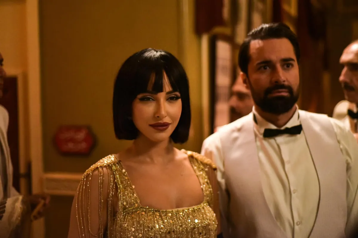 آية سماحة وأحمد حاتم من مسلسل عمر افندي -الصورة من الشركة المنتجة