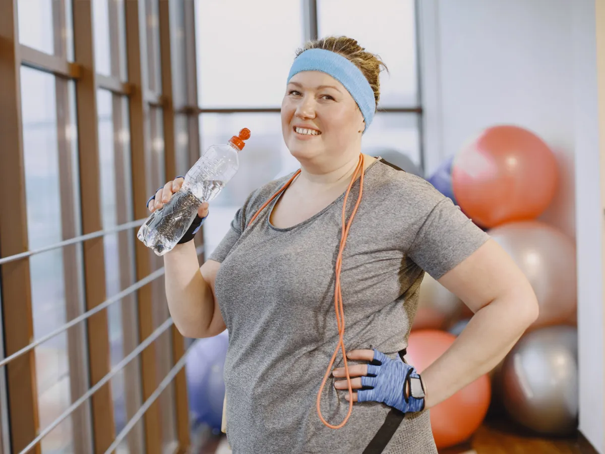 كثرة الدهون الحشوية هي مؤشر لوجود مشاكل صحية Image by prostooleh on Freepik