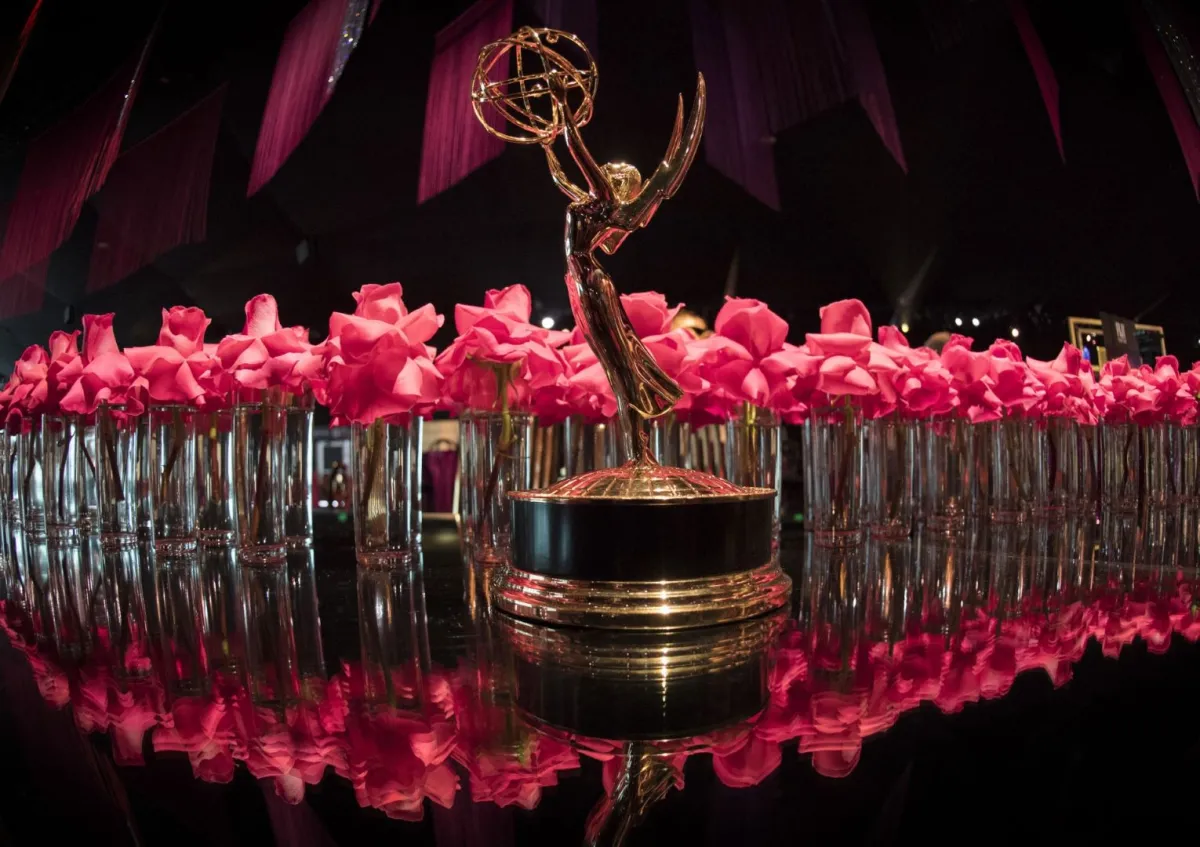 تمثال إيمي (Emmy statue). مصدر الصورة: AFP / Mark RALSTON