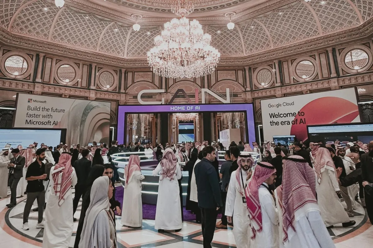 حضور منقطع النظير للقمة العالمية للذكاء الاصطناعي 