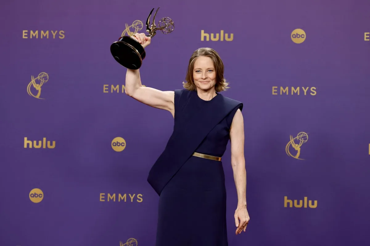 جودي فوستر في مسرح بيكوك في لوس أنجلوس، كاليفورنيا (Jodie Foster at Peacock Theater in Los Angeles, California). مصدر الصورة: Frazer Harrison/Getty Images/AFP