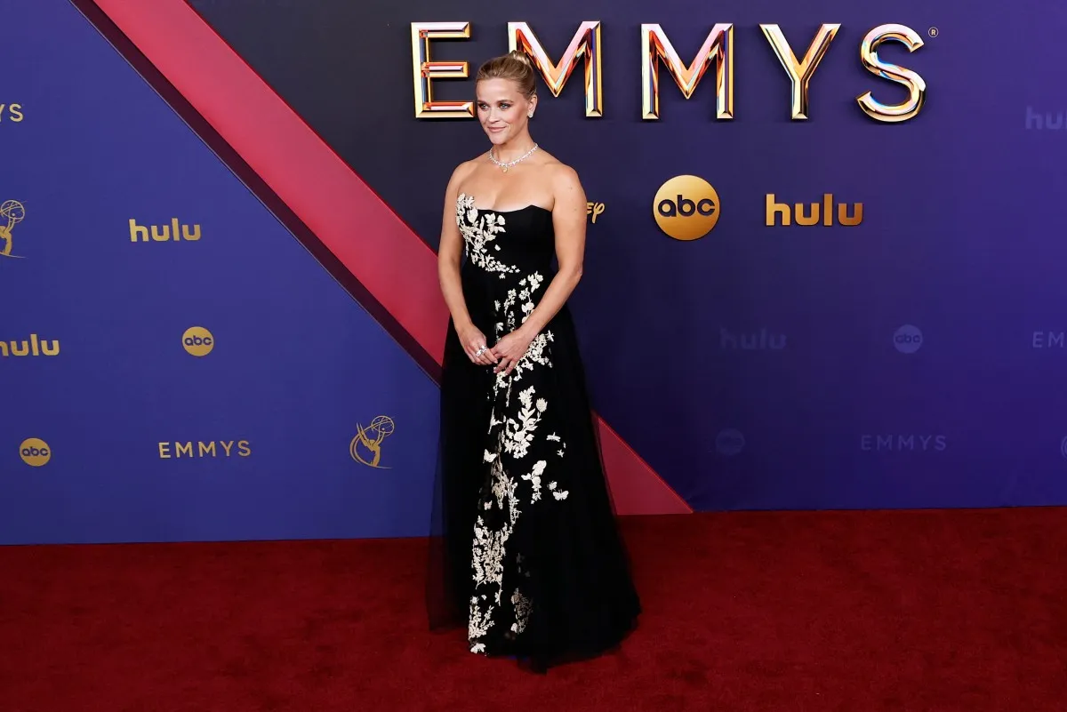 ريز ويذرسبون في حفل جوائز إيمي أواردز بنسخته ال، 76 (مصدر الصورة Michael TRAN / AFP)