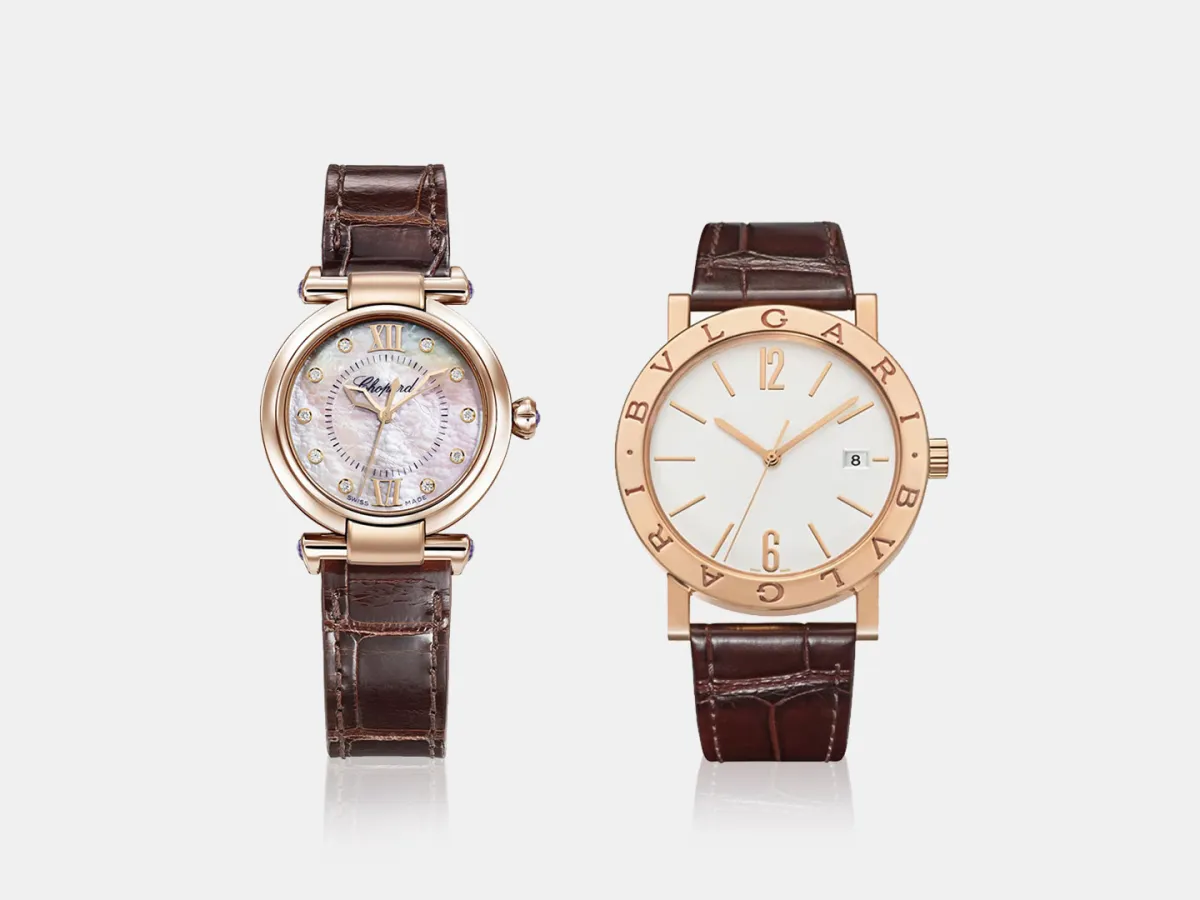 ساعات باللون البني