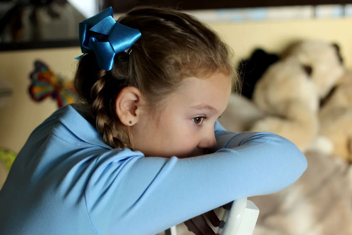 صورة طفلة في المدرسة