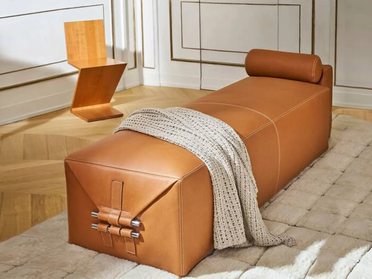 مقعد استلقاء للرحّالة Somewhere El-S، صمّمه Phillipe Starck، في الذكرى 34 سنة على تعاونه مع علامة كاسينا Cassina