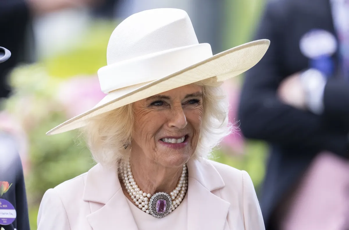 الملكة كاميلا في سباق سكوت للخيول 2024