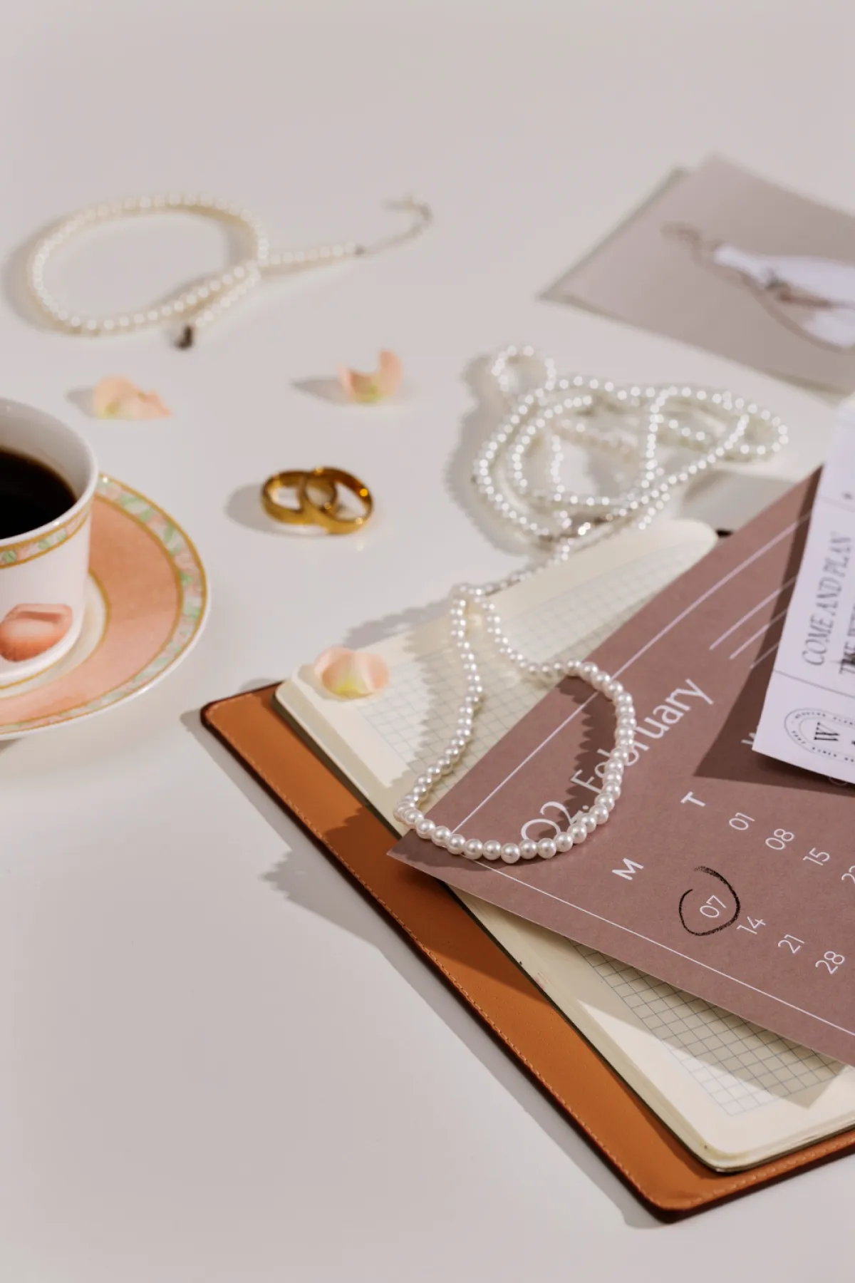 أفضل كتب المجوهرات التي يمكنكِ اقتناؤها حسب شخصيتكِ- مصدر الصورة موقع Freepik