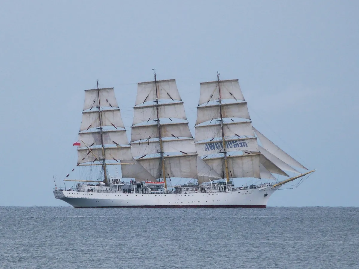 حلم ركوب السفينة في المنام