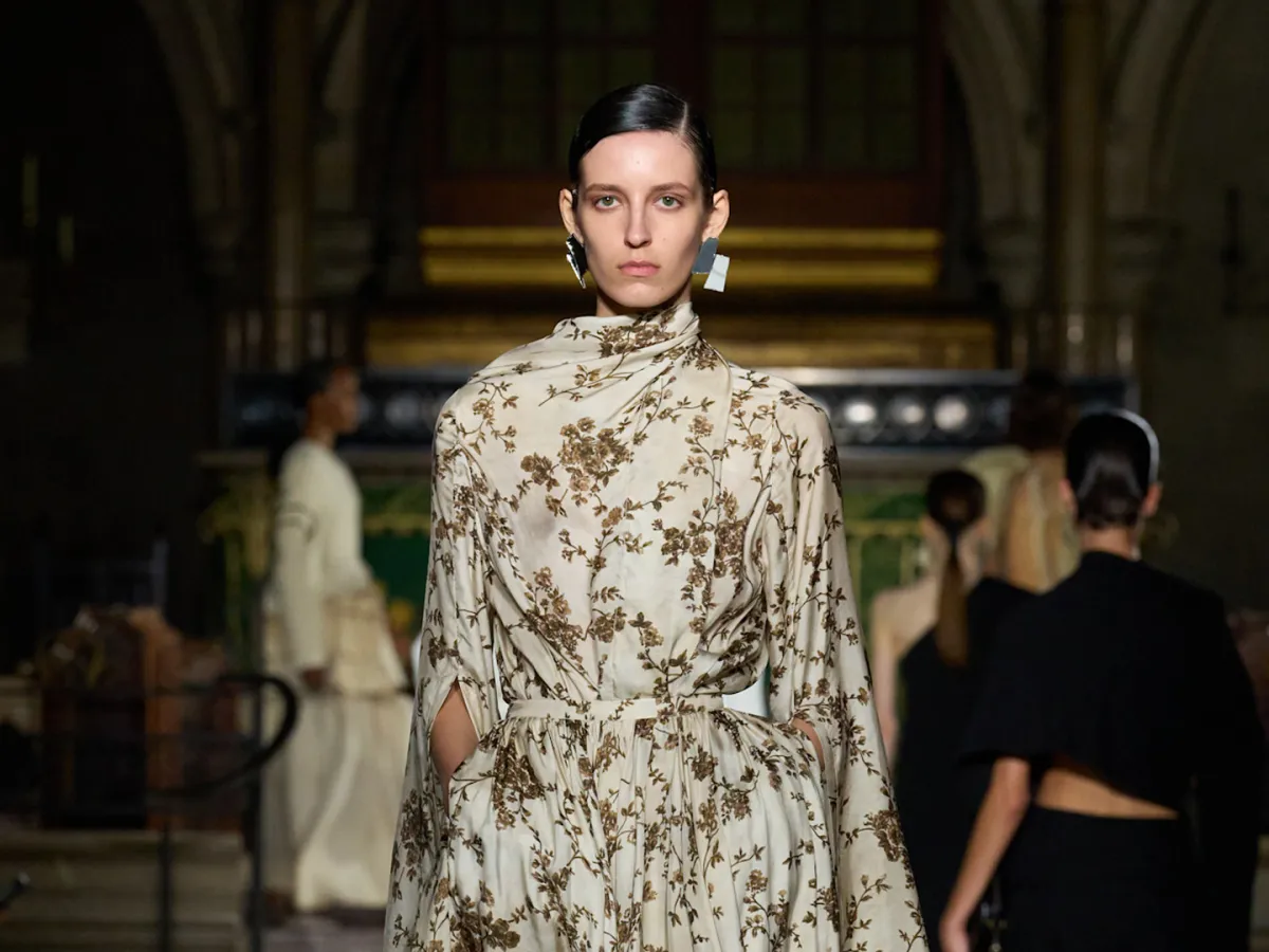 فستان من أوما وانغ Uma Wang - الصورة من Launchmetrics/Spotlight ©