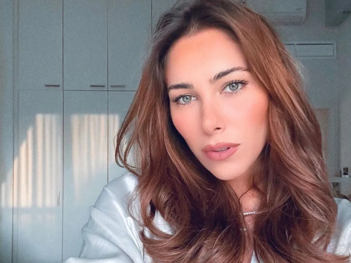 تسريحات شعر بسيطة للبيت من النجمات