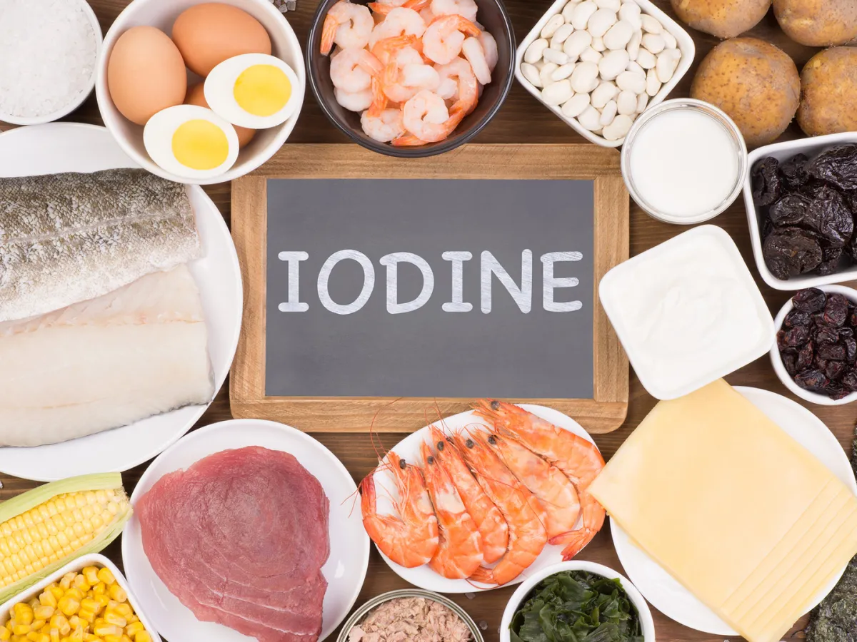 يمكن لنظام غذائي متوازن أن يدعم بشكل كبير صحة الغدة الدرقية