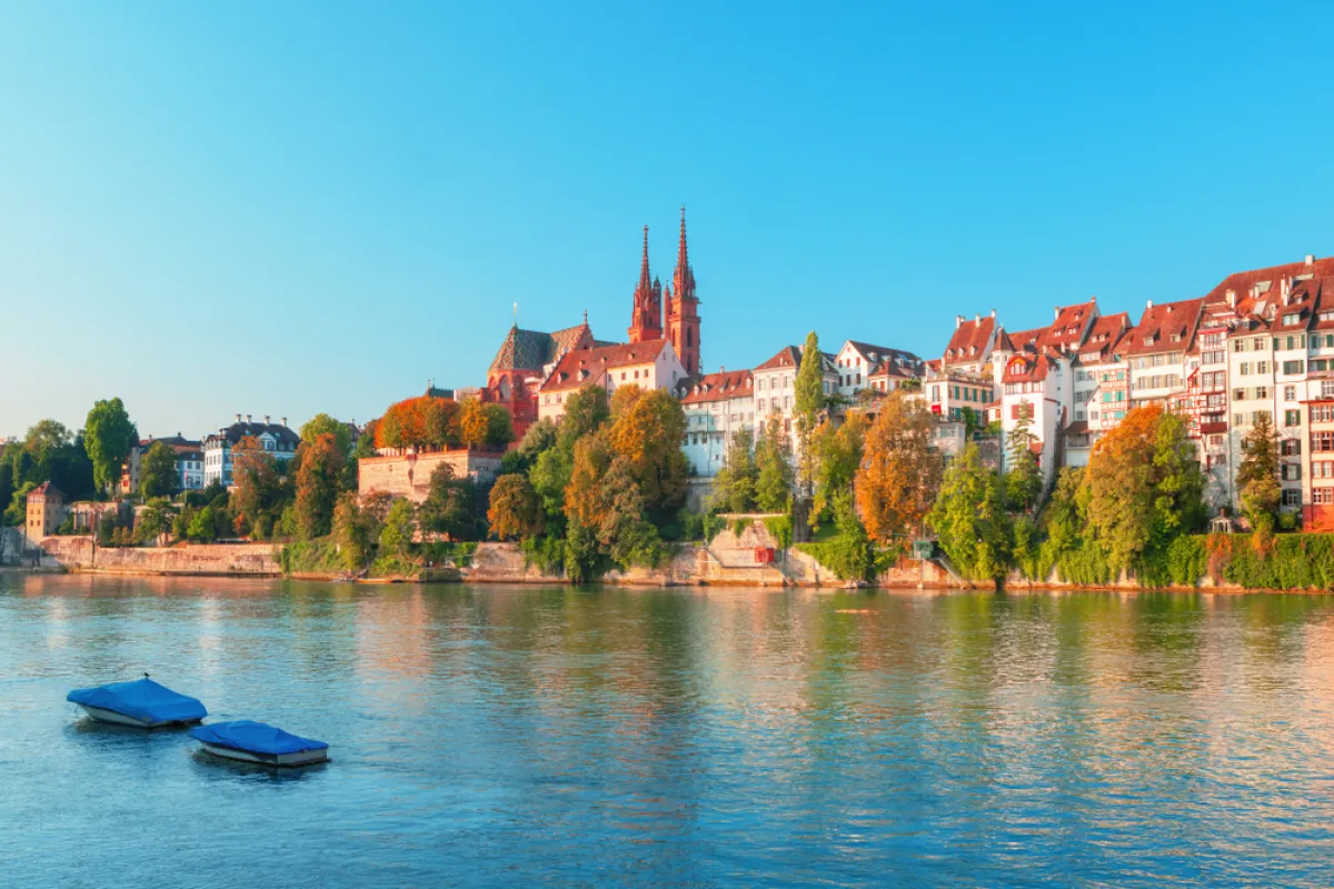 غروب الشمس فوق البلدة القديمة في بازل