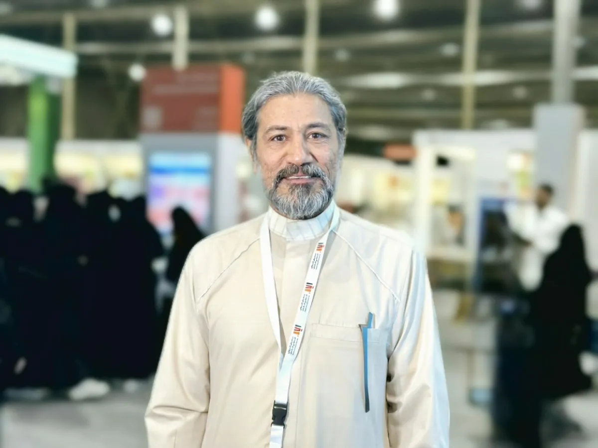 الشاعر والسينمائي السعودي أحمدالملا