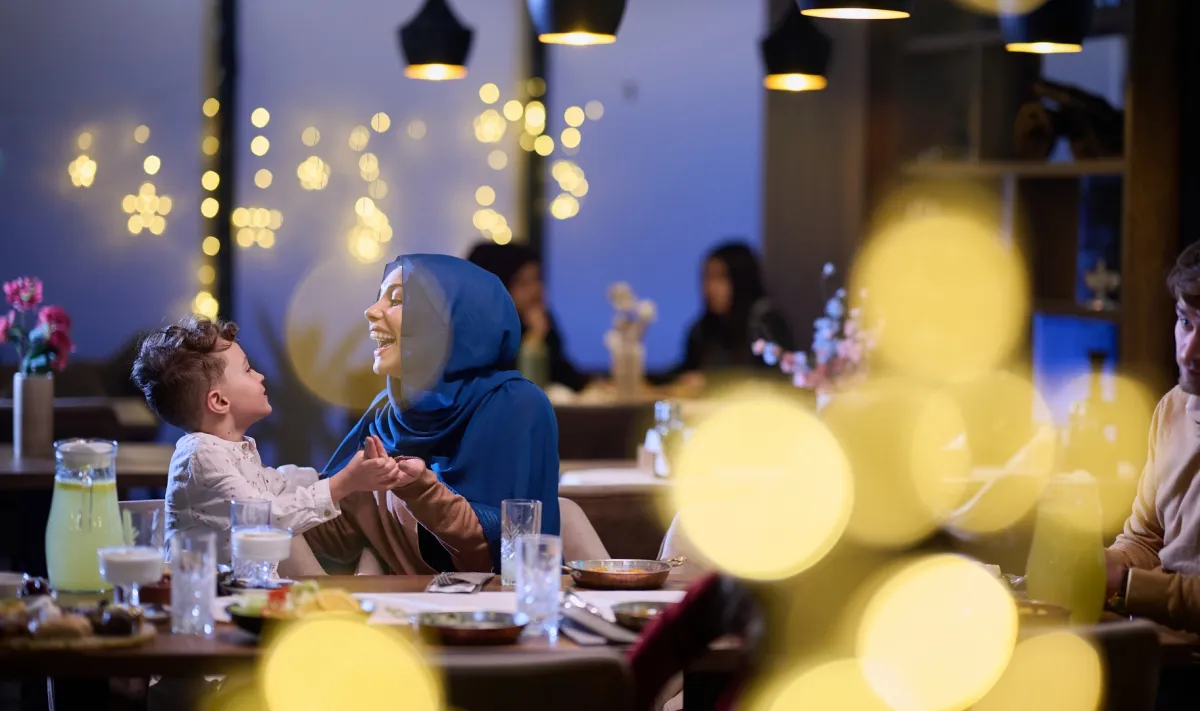 صورة لأم مع طفلها