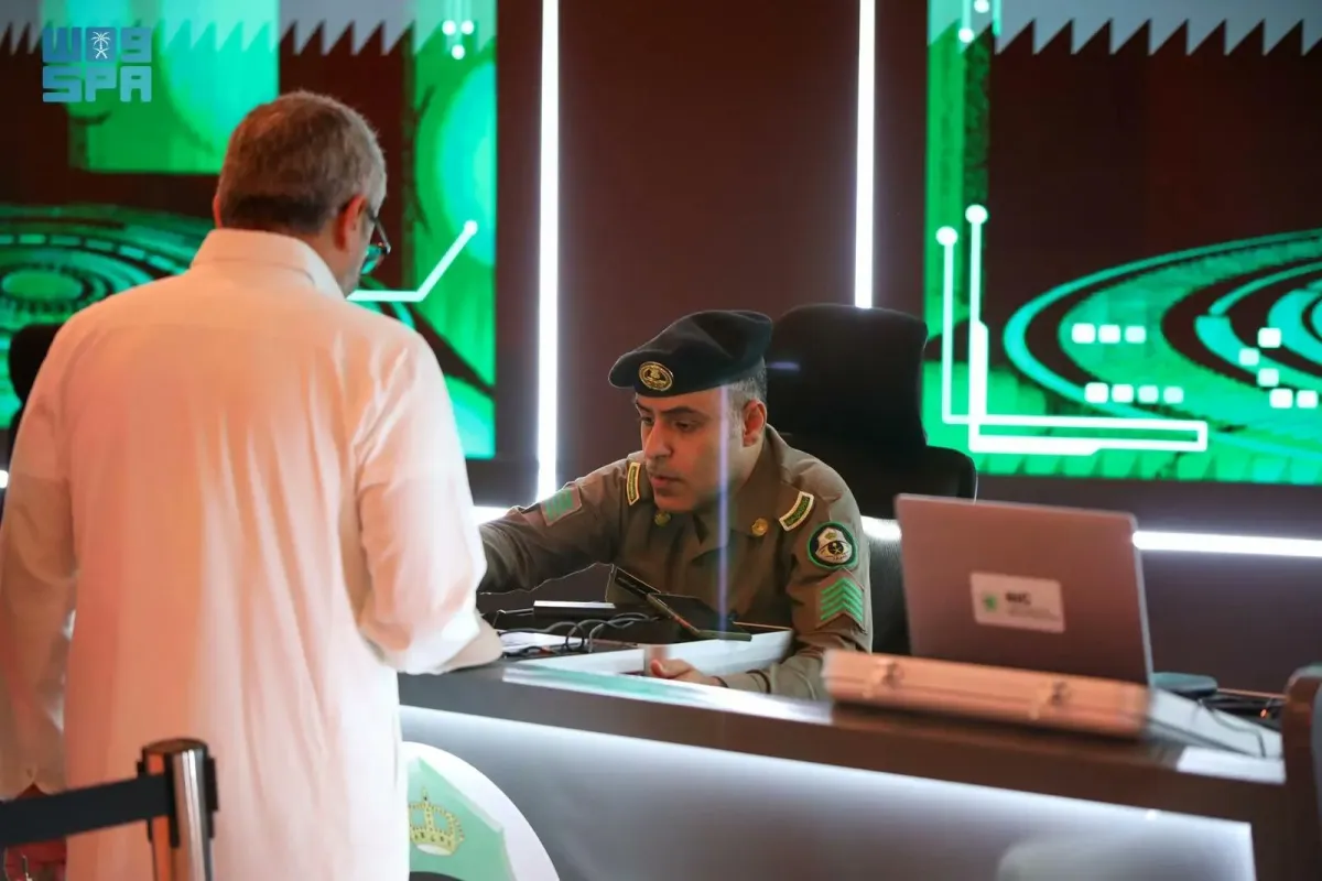 وزارة الداخلية تقدم خدمات إلكترونية متميزة في معرض الصقور  - مصدر الصورة واس