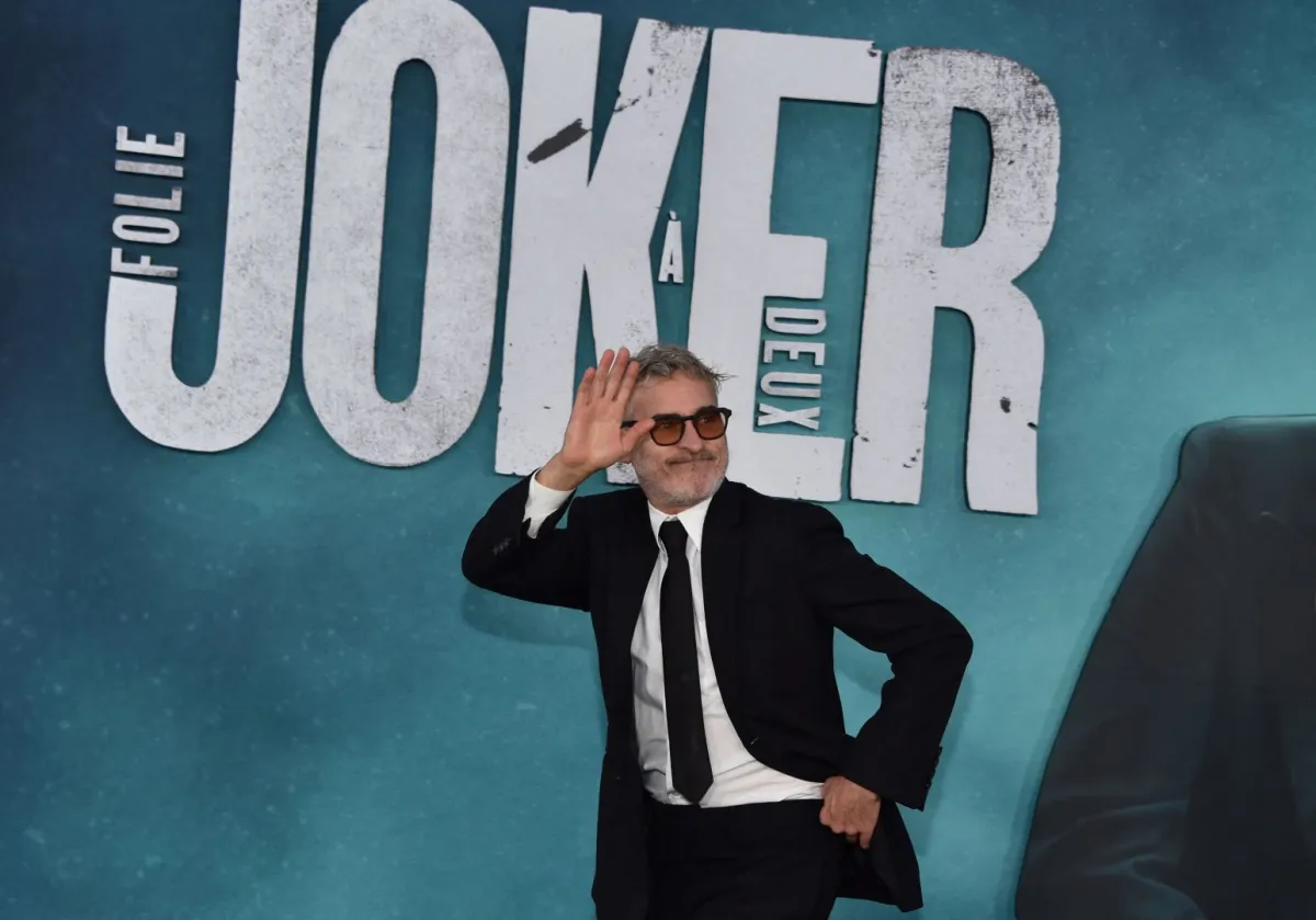 خواكين فينيكس في مسرح TCL الصيني في هوليوود كاليفورنيا (Joaquin Phoenix at the TCL Chinese theatre in Hollywood, California). مصدر الصورة: Chris DELMAS / AFP