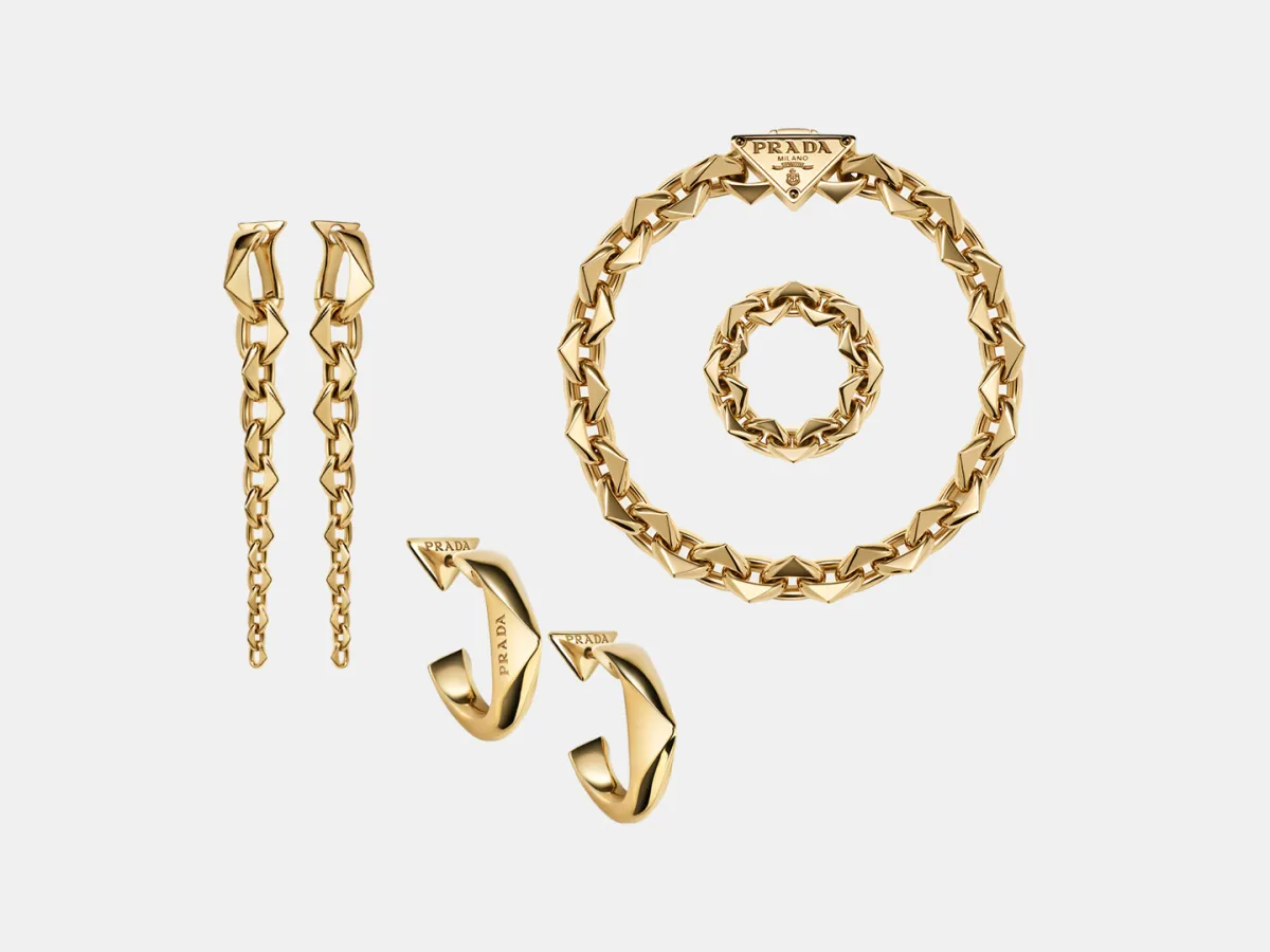 مجوهرات بتوقيع برادا