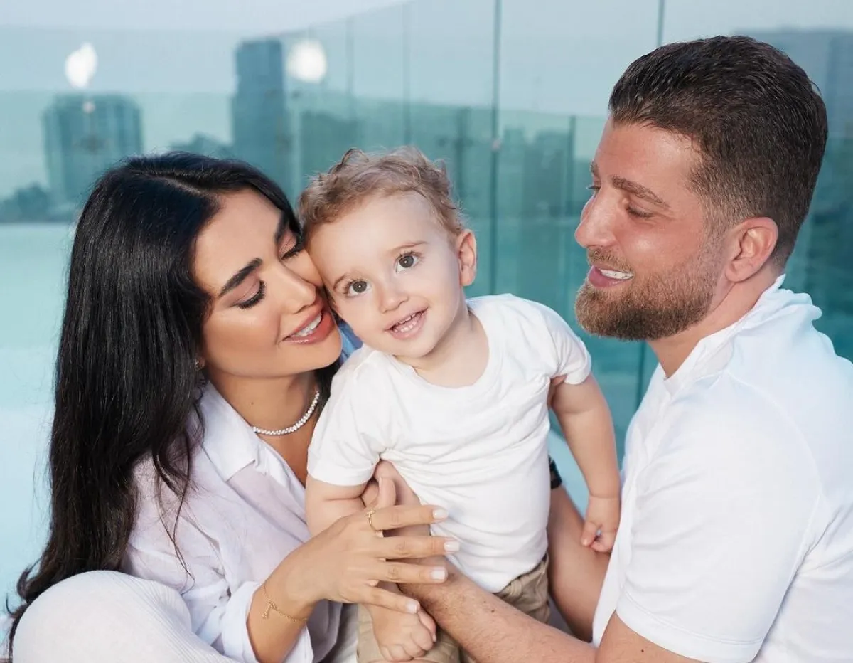 جيسيكا عازار وزوجها محمد صوفان وابنهما فهد- الصورة من حسابها على إنستغرام