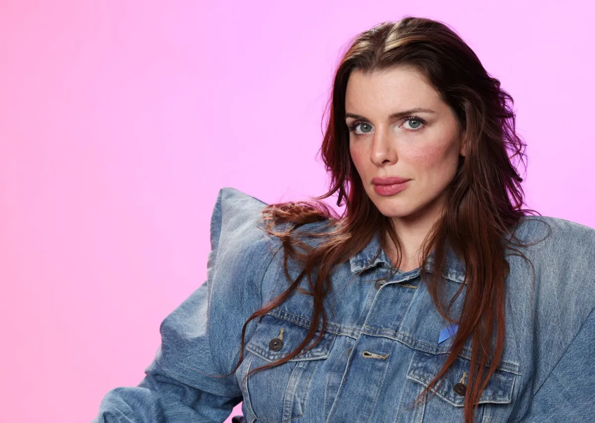 جوليا فوكس في أكيورا هاوس أوف إنيرجي في موقع مهرجان صاندانس في بارك سيتي، يوتا (Julia Fox at Acura House of Energy on Location at Sundance in Park City, Utah). مصدر الصورة: Monica Schipper/Getty Images for IMDb/AFP