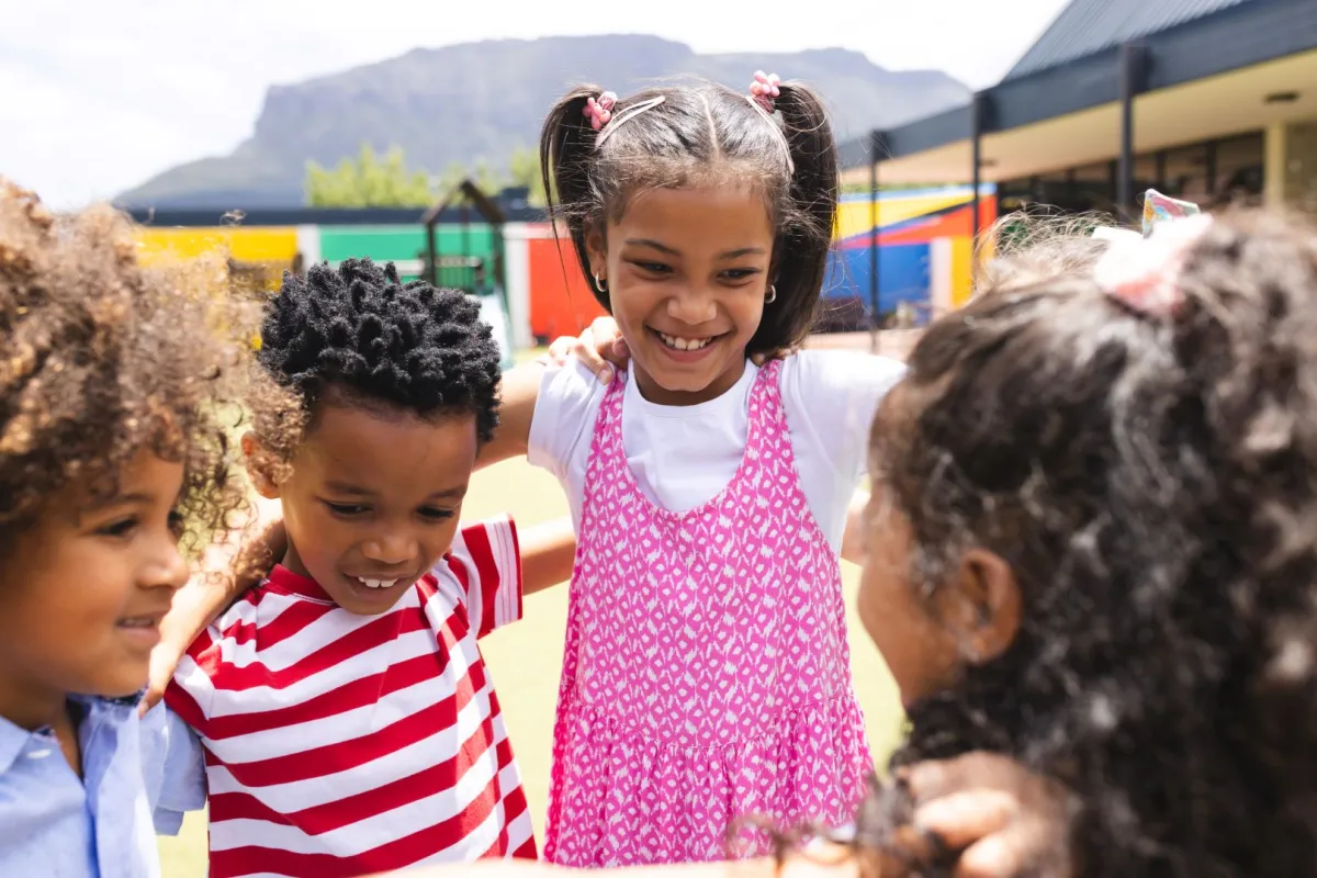 صورة أطفال يلعبون