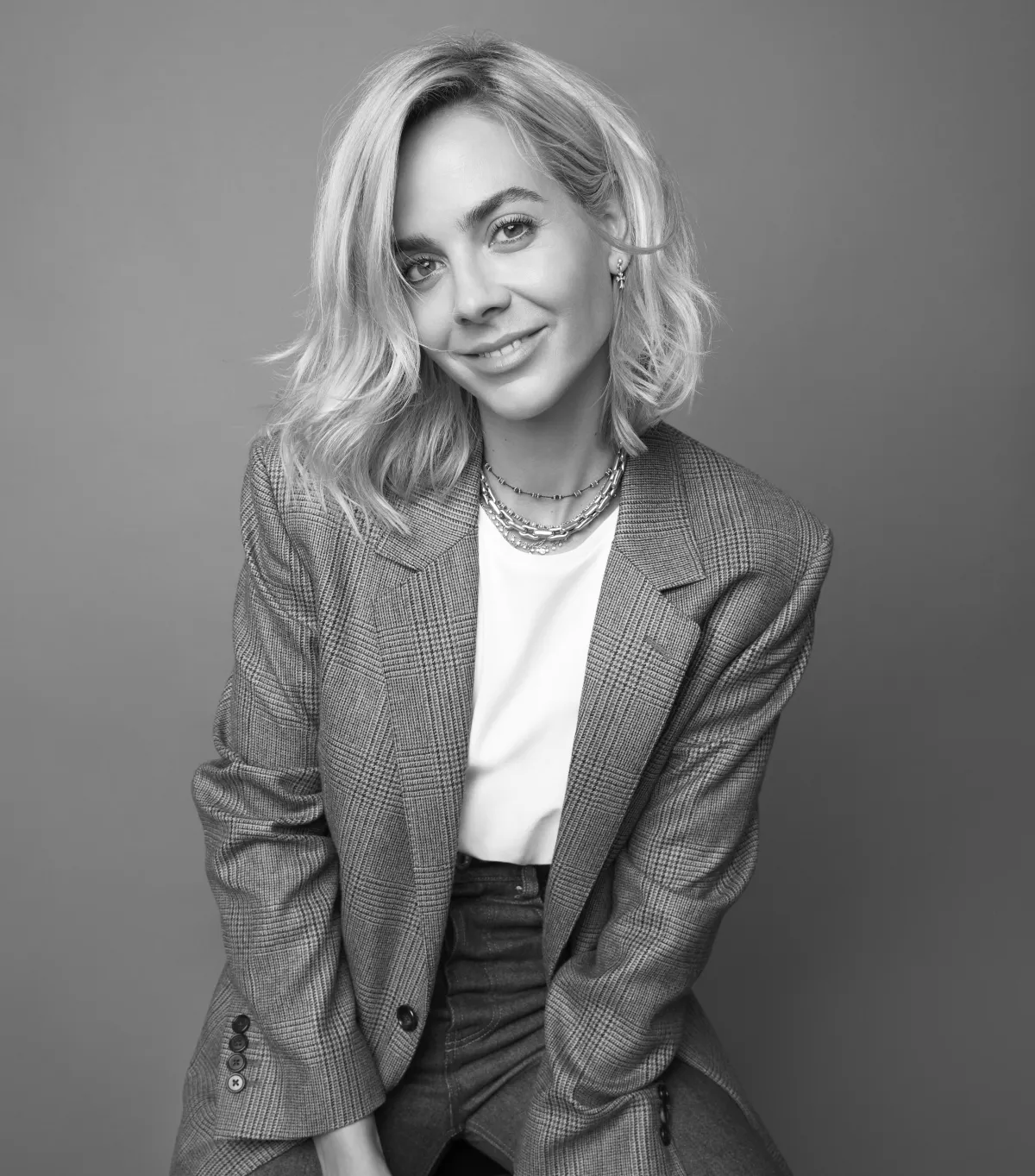 جينا كورتين Jenna Courtin - سفيرة علامة كلارنس وحفيدة المؤسس جاك كورتين كلارنس وابنة الدكتور أوليفييه كورتين - الصورة من مكتب العلاقات العامة للعلامة 