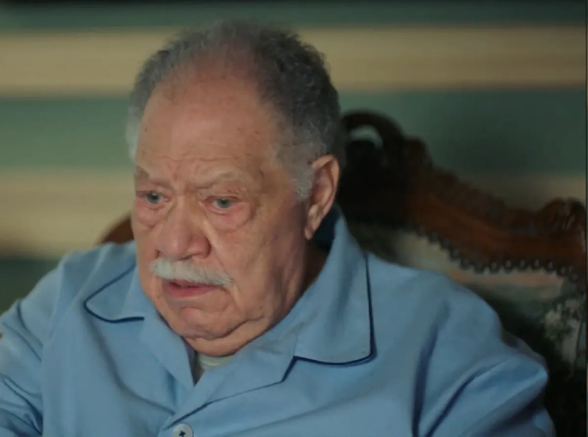 يحيى الفخراني - الصورة من شاشة عرض مسلسل عتبات البهجة