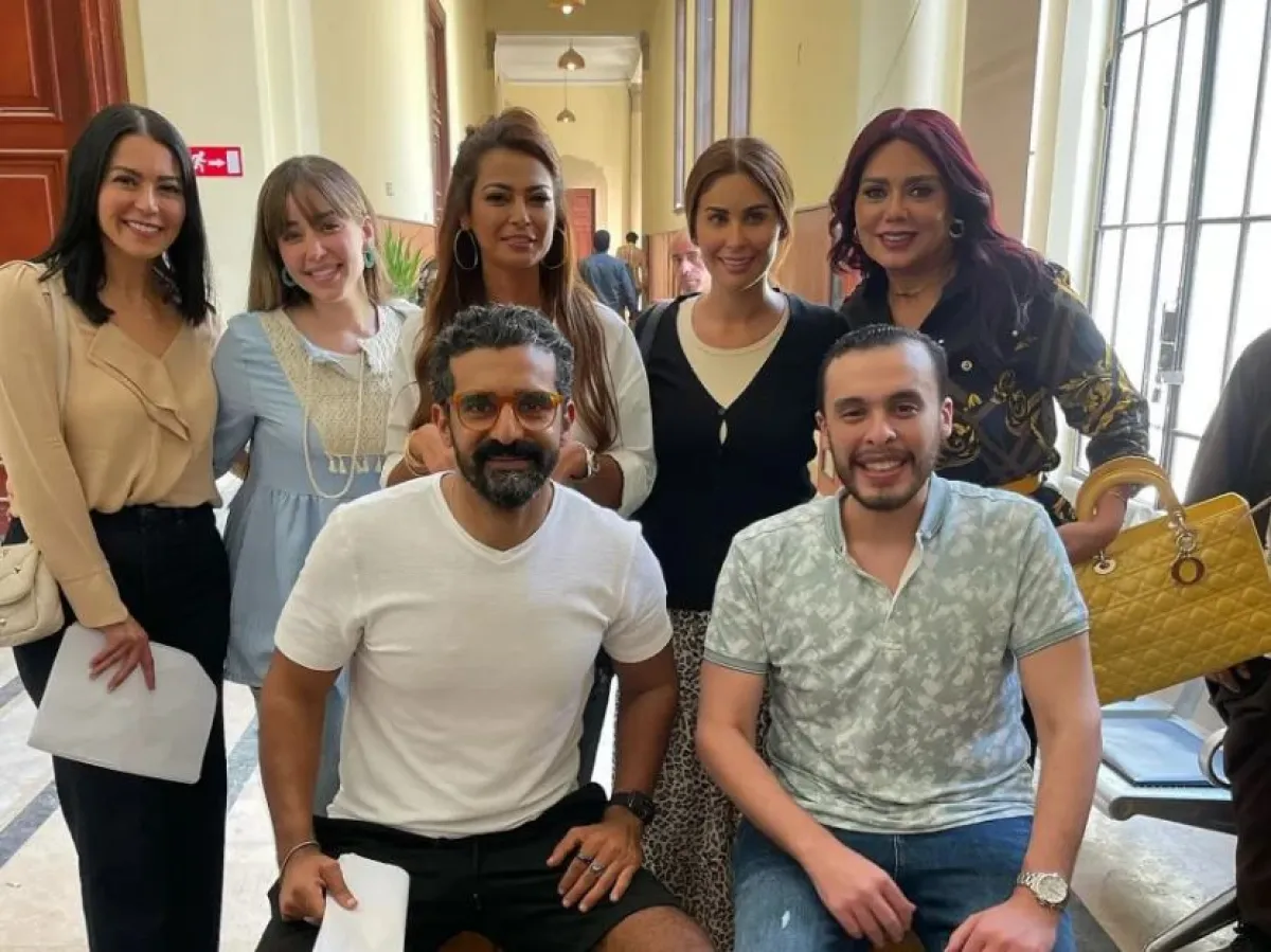 أسرة مسلسل روج أسود - الصورة من حساب رانيا يوسف على إنستغرام