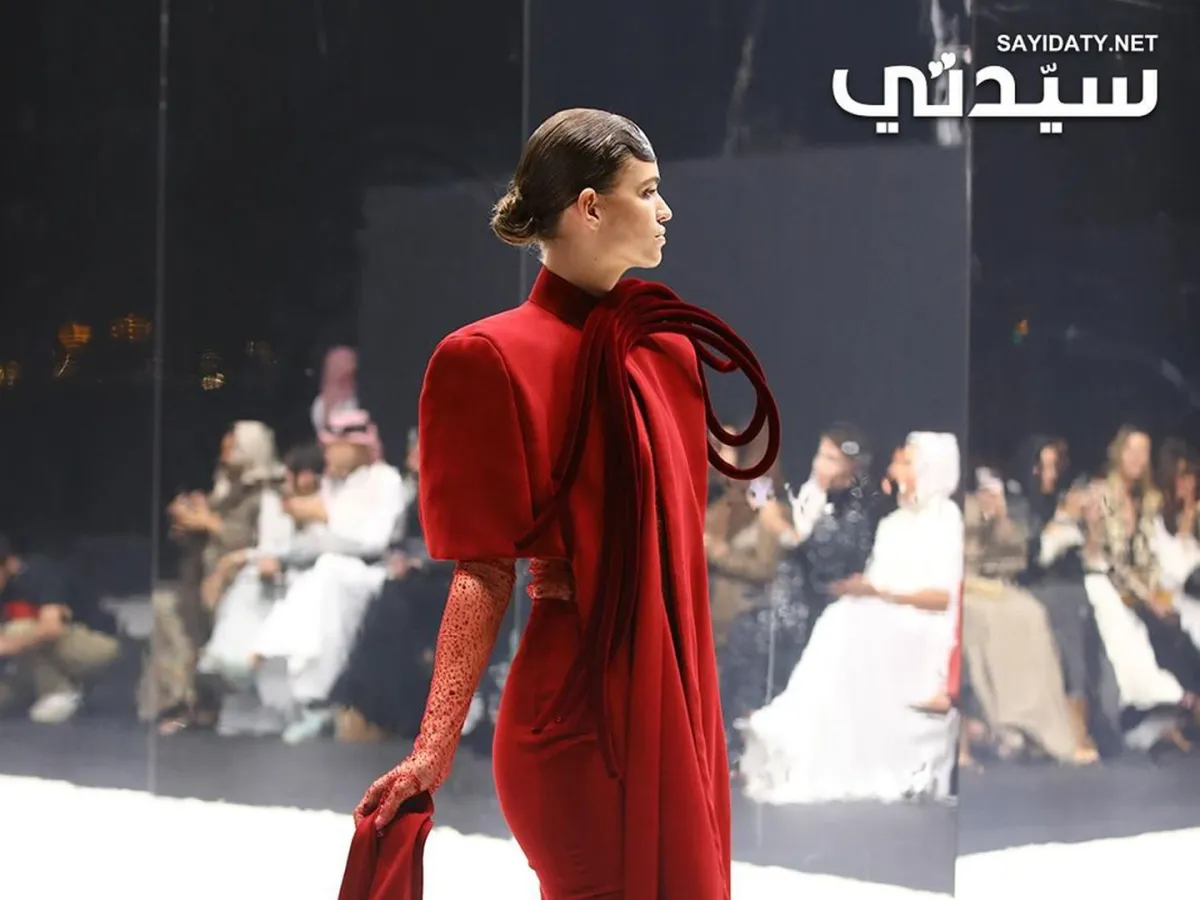 فستان أحمر من تيما عابد - تصوير مي الحربي - خاص سيدتي