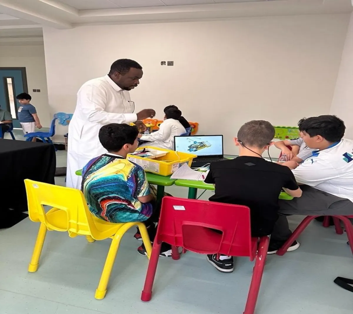 أول نادٍ للروبوتات في المملكة