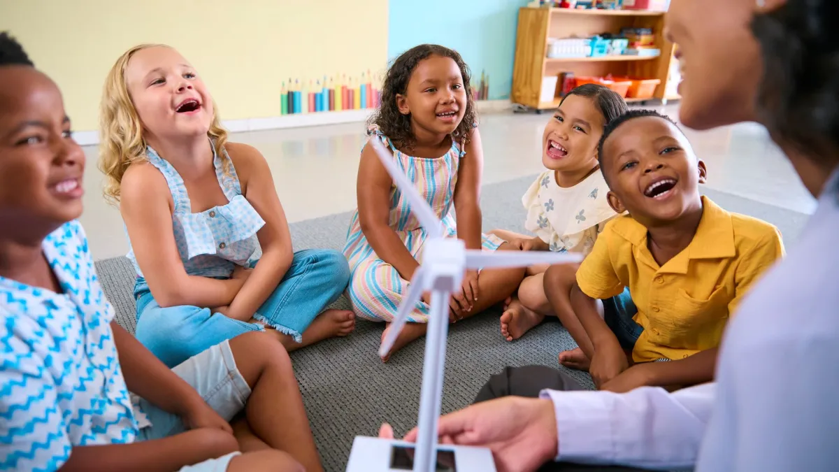 صورة بين المرح واللعب