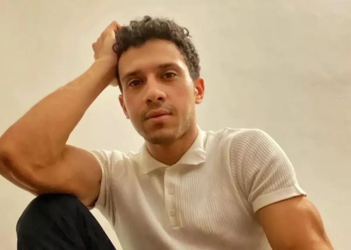 عصام عمر- الصورة من صفحته على الفيس بوك