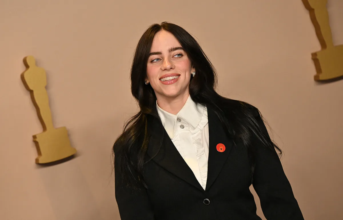بيلي إيليش في مسرح دولبي في هوليوود، كاليفورنيا (Billie Eilish at the Dolby Theatre in Hollywood, California). مصدر الصورة: Robyn BECK / AFP
