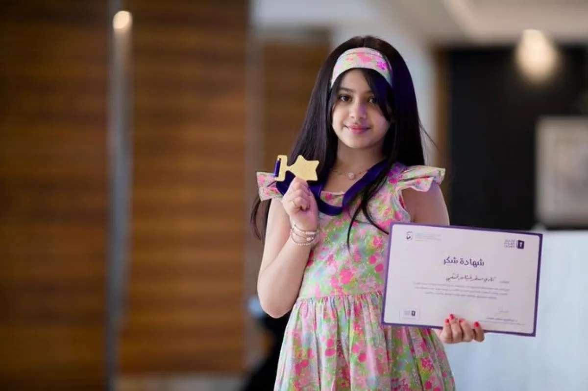 الطفلة السعودية كادي الخثعمي بعد فوزها: قرأت أكثر من 100 كتاب وكنت واثقة من فوزي - الصورة من حساب إدارة تعليم عسير على إكس