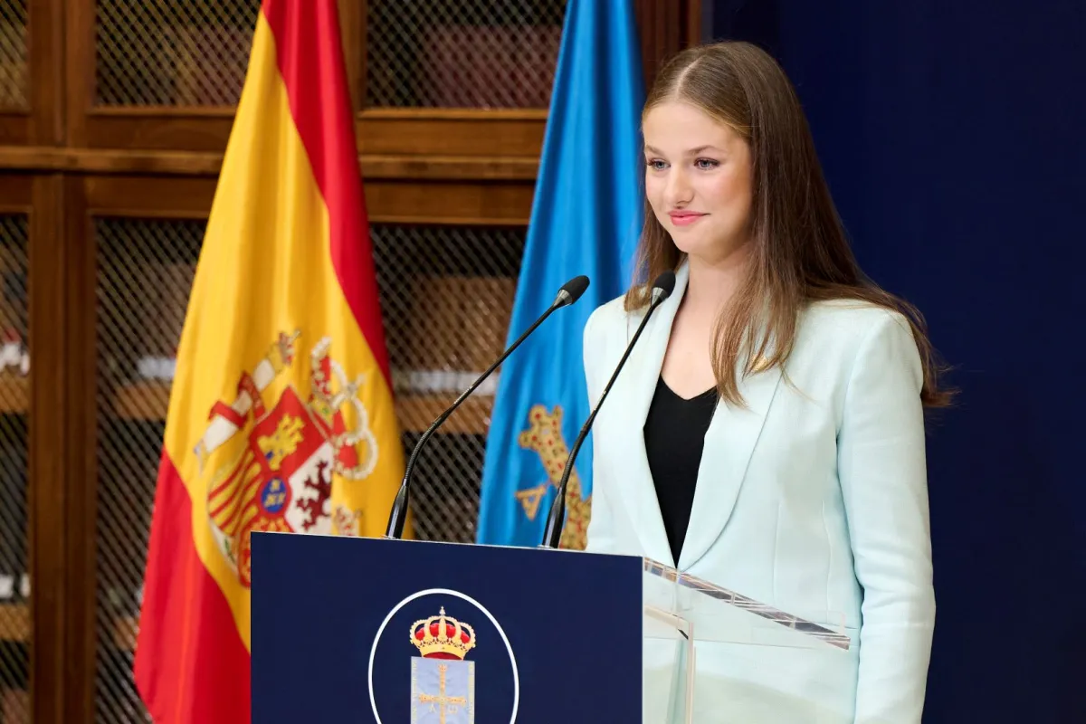 الأميرة ليونور، أميرة أستورياس، في جامعة أوفييدو في أوفييدو، إسبانيا (princess Leonor of Spain, Princess of Asturias at the Oviedo's university in Oviedo, Spain). مصدر الصورة: Carlos Alvarez/Getty Images