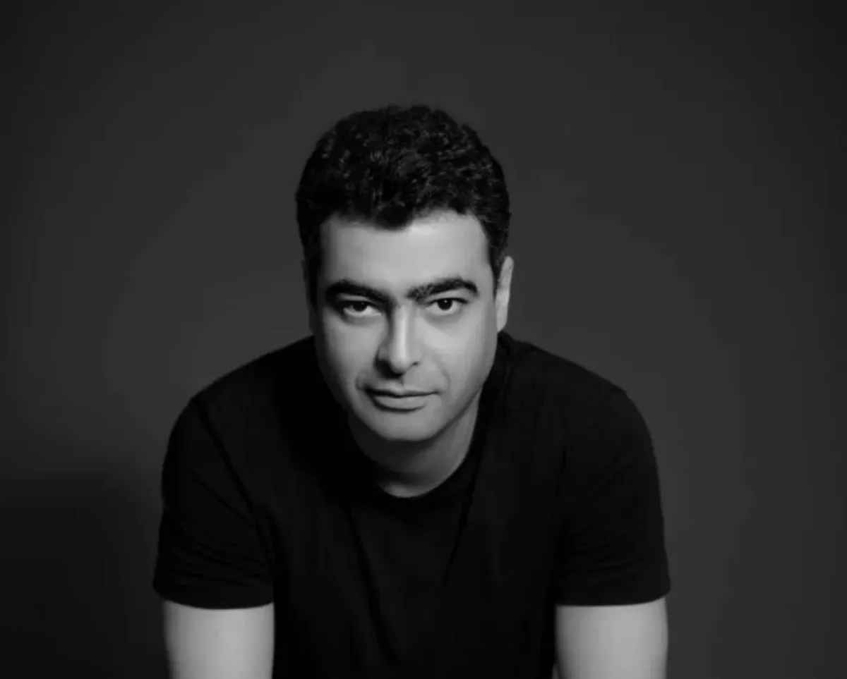 هشام نزيه- الصورة من صفحته الرسمية على الفيس بوك